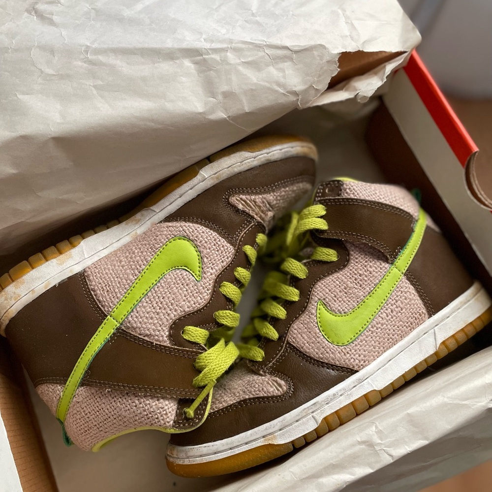 Nike Kids Brown and Lime Green Sneakers